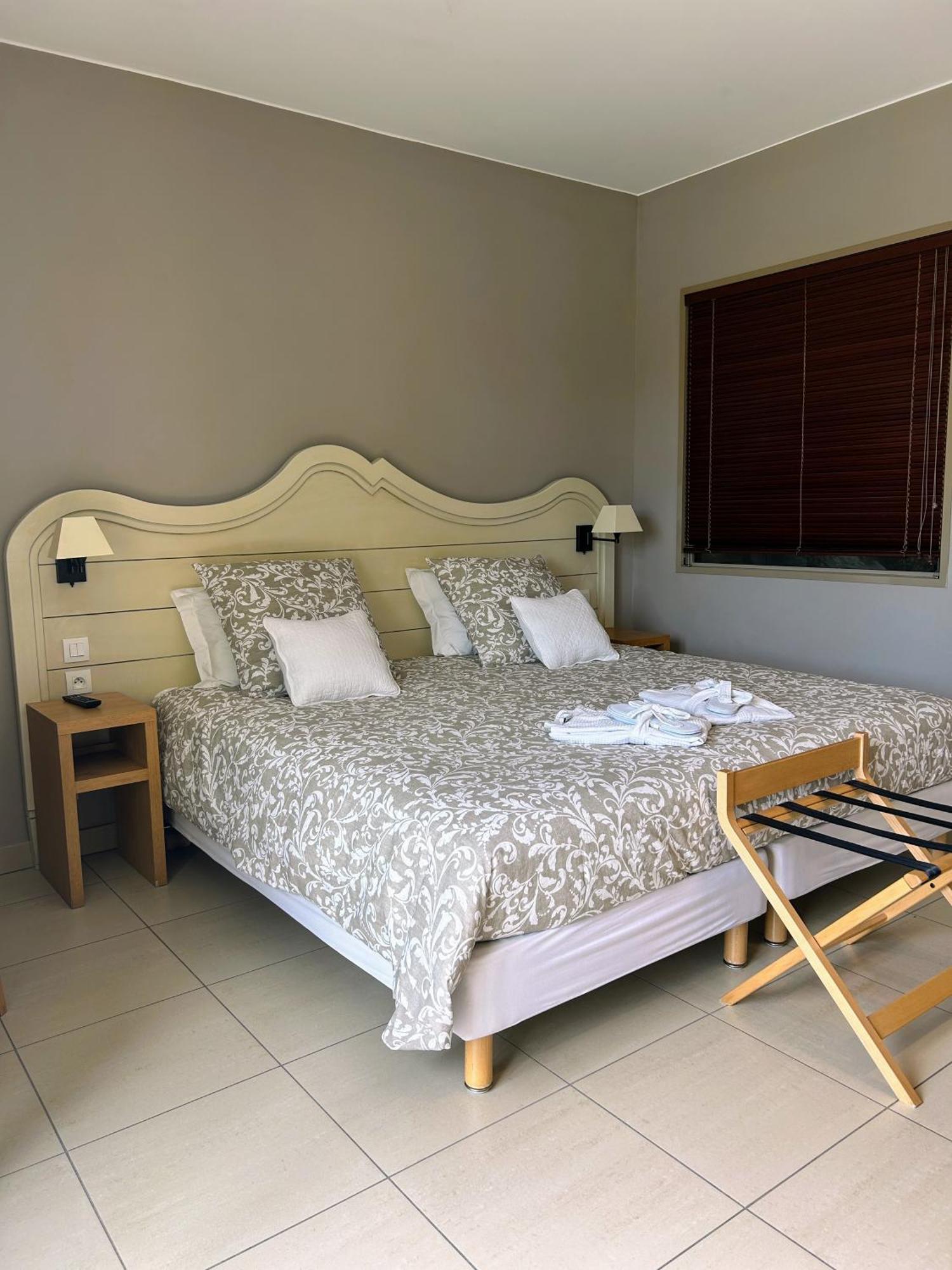 Suite Superieure Domaine Du Golf St Endreol, 1 A 2 Personnes La Motte Zewnętrze zdjęcie